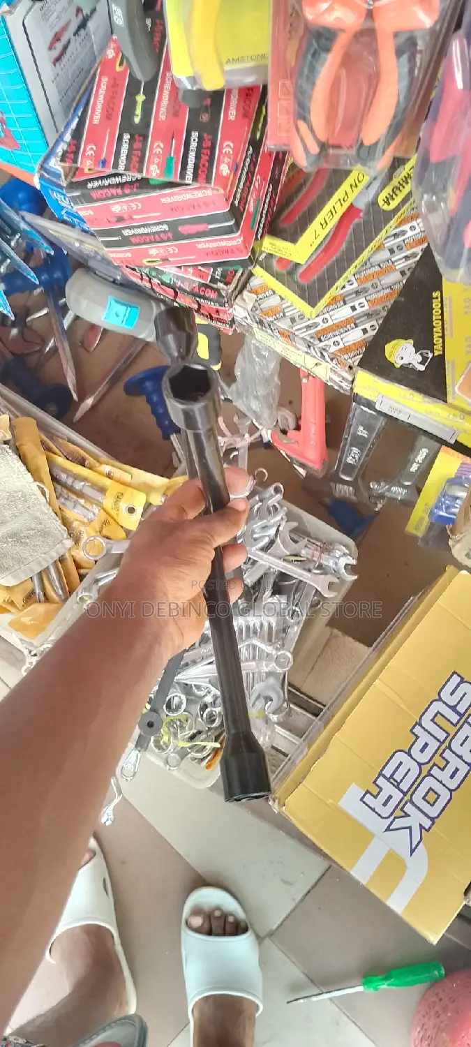 Four Ways Wheel Spanner