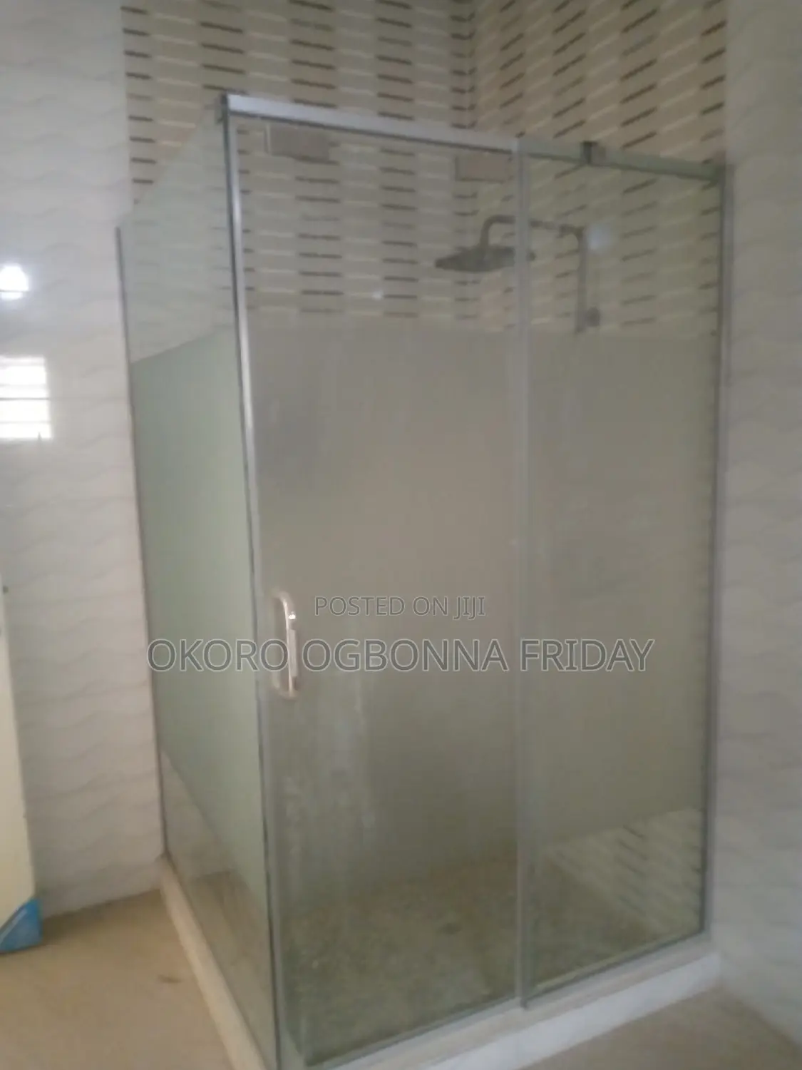 Shower Cubicle for Kings
