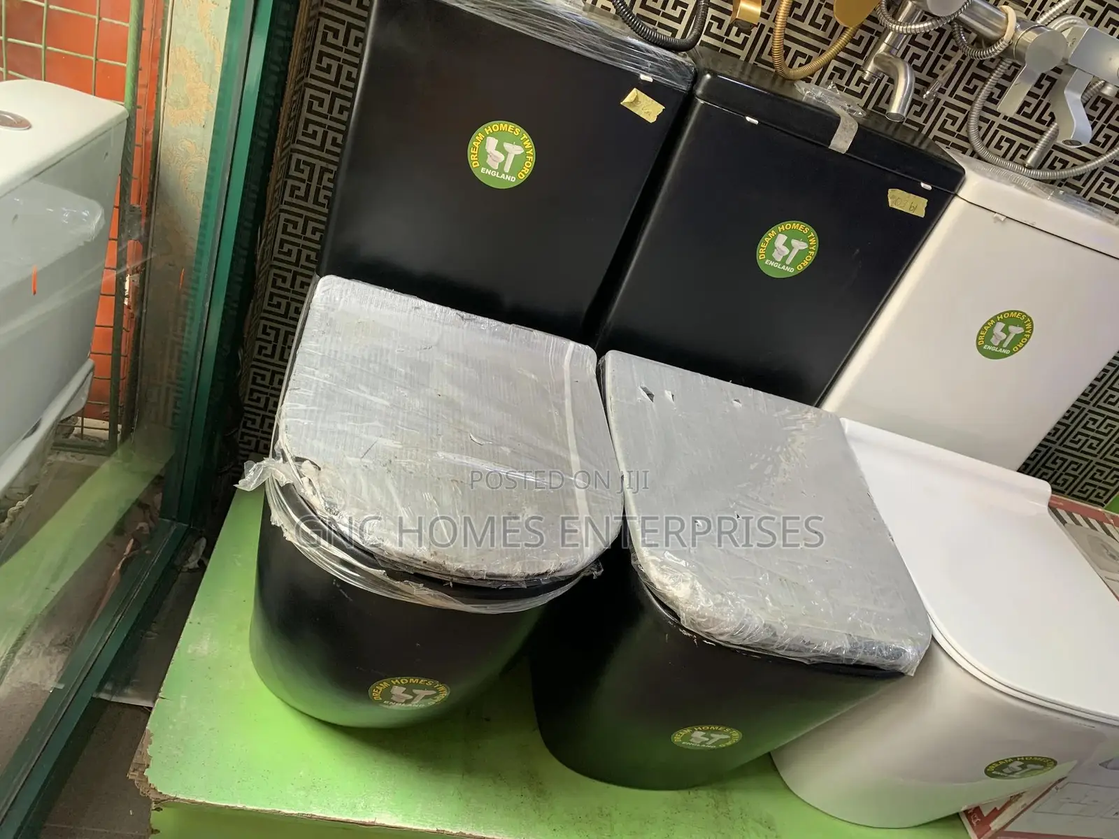Twyford Black Wc