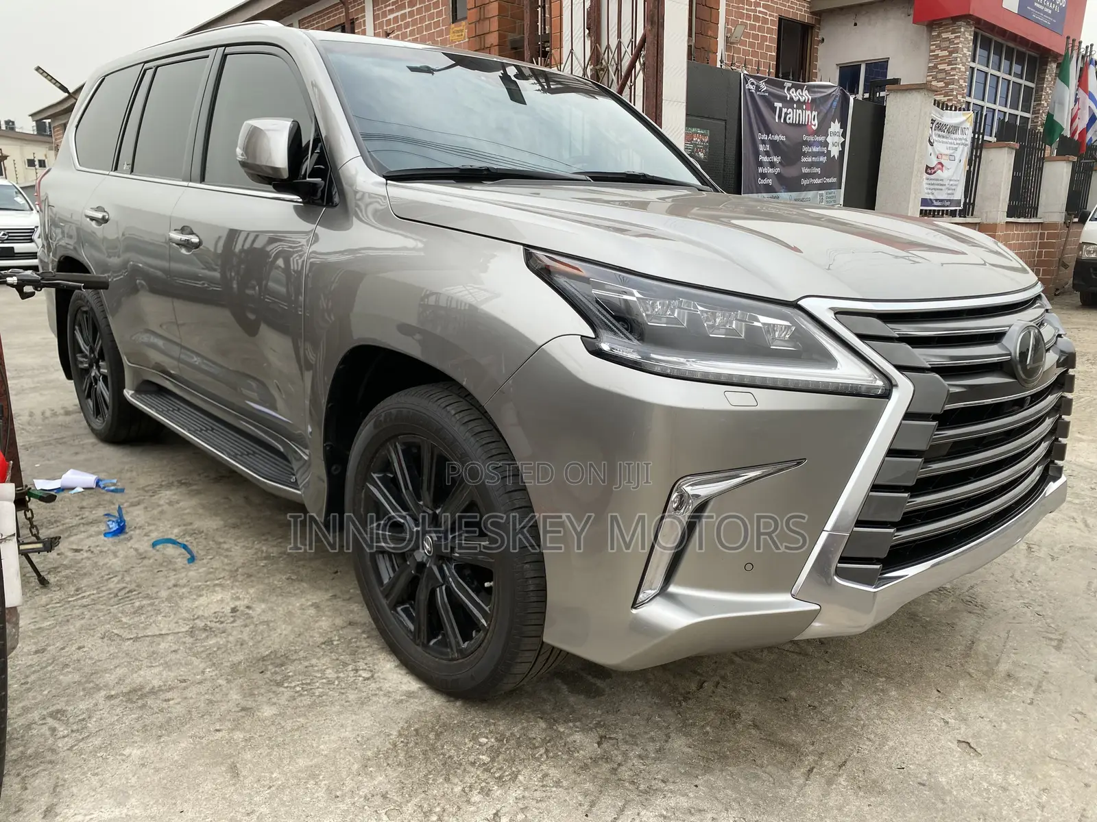 Lexus LX 570 AWD 2020 Gold