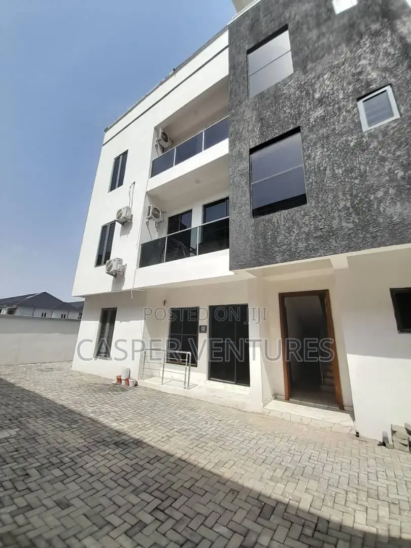 2bdrm Apartment in Royal Pine, Lekki Phase 2 for rent