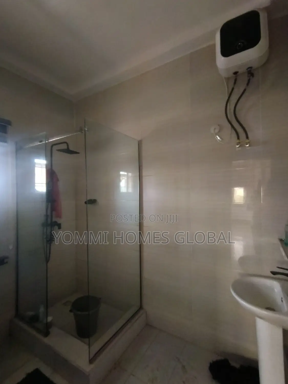 3bdrm Block of Flats in Katampe Main for rent