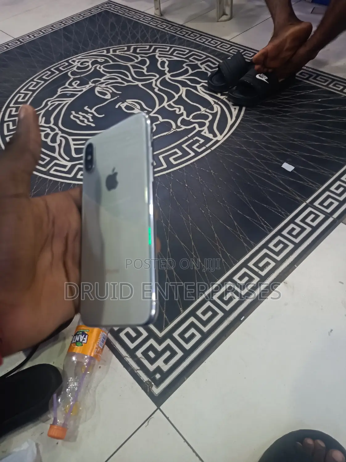 Apple iPhone X 64 GB White