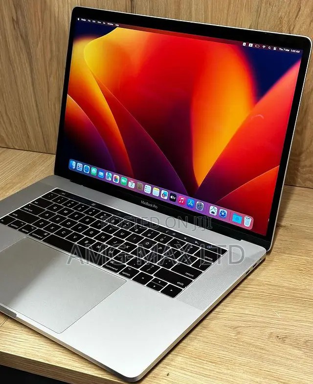 Laptop Apple MacBook Pro 2017 16GB Intel Core I7 SSD 512GB