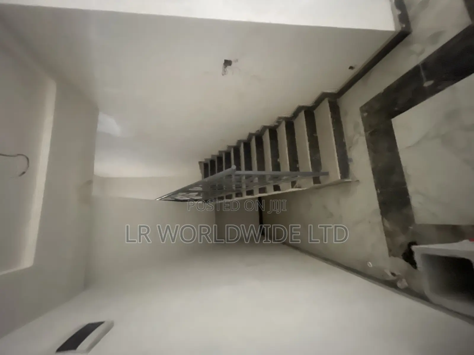 5bdrm Duplex in Garki 2 for sale