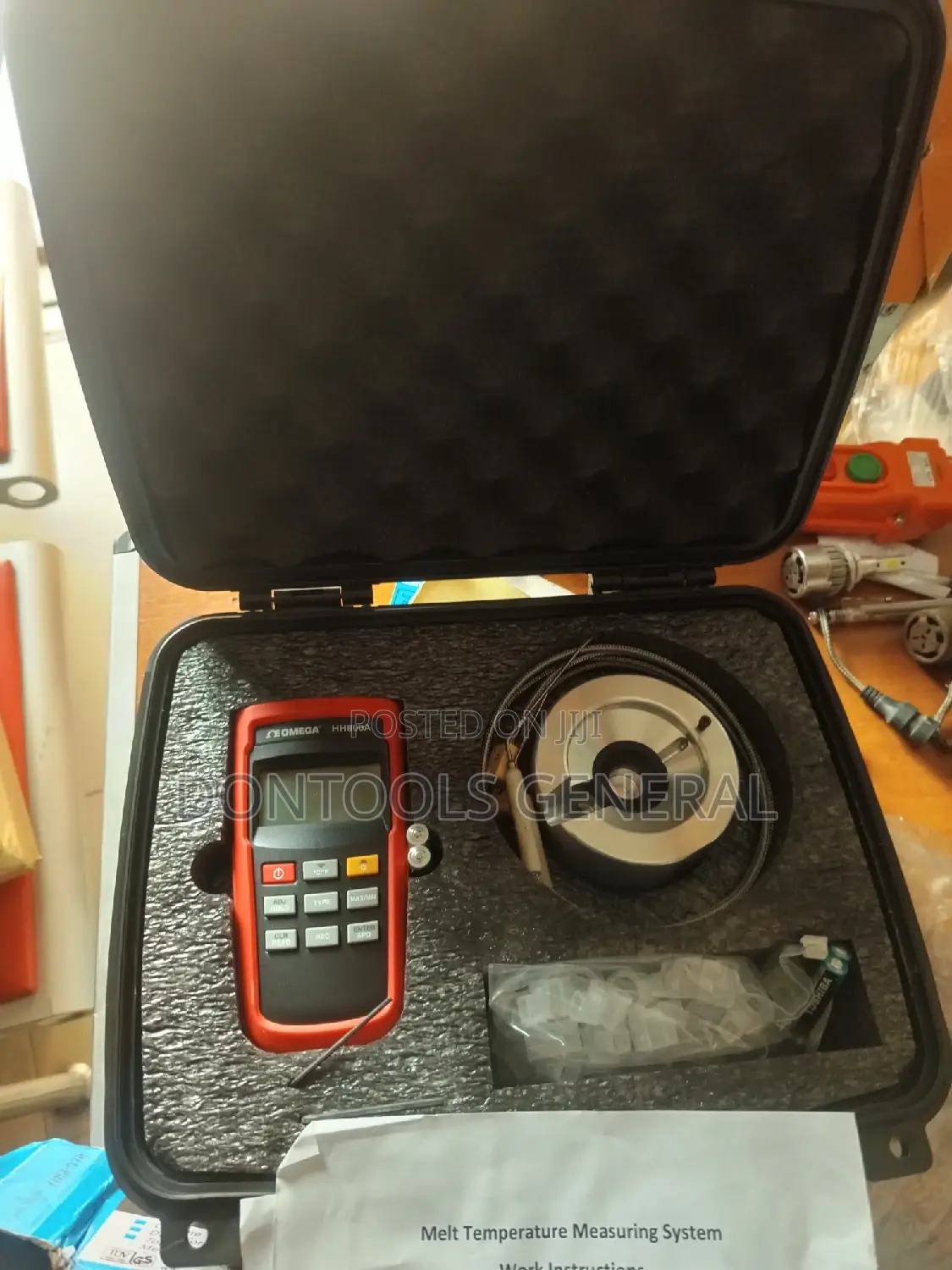 Omega HH800 Handheld Thermocouple Thermometer