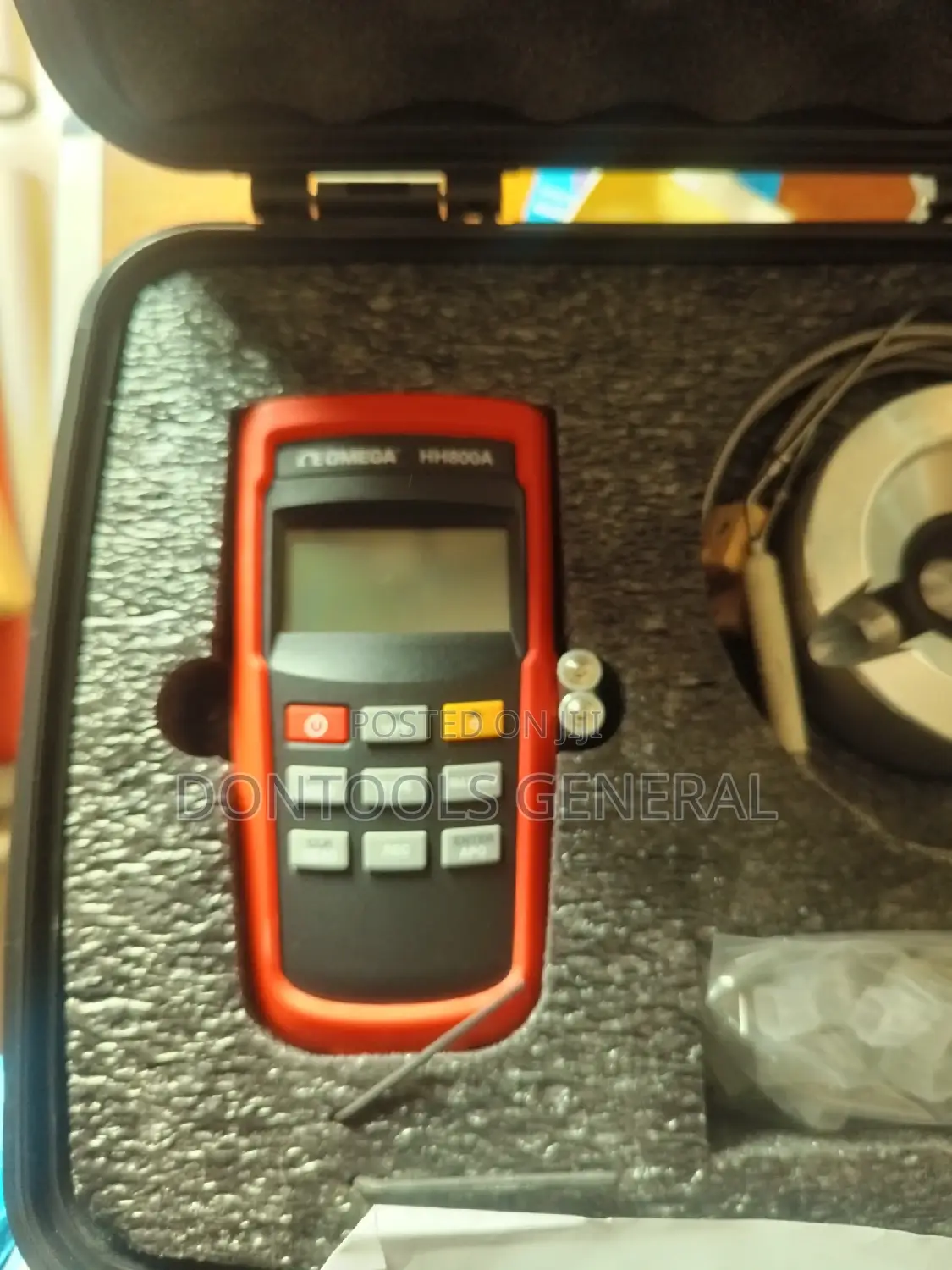 Omega HH800 Handheld Thermocouple Thermometer