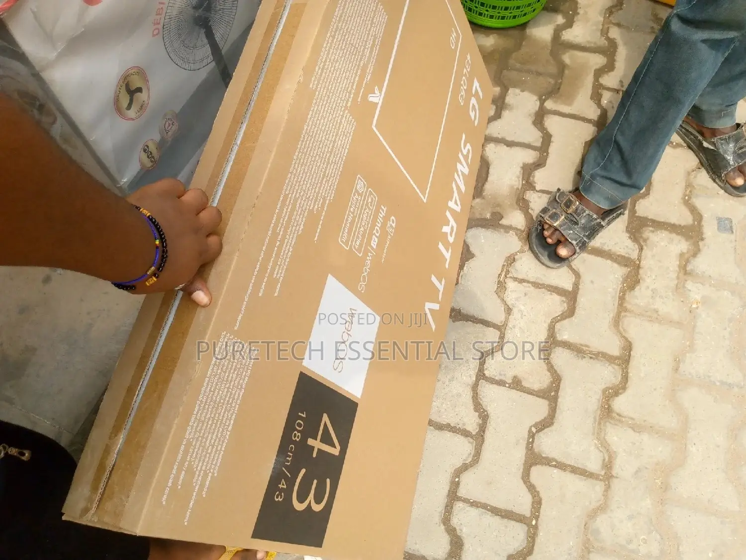 Huawei LG Smart TV 43 Inches