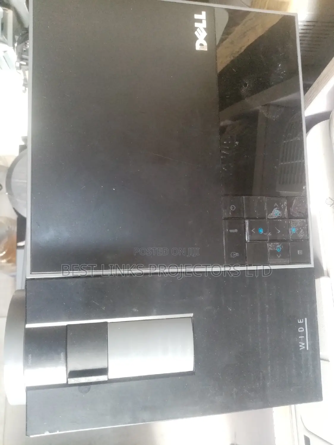 Dell Projector 3500 Lumens With Hdmi and Vga Ports Available