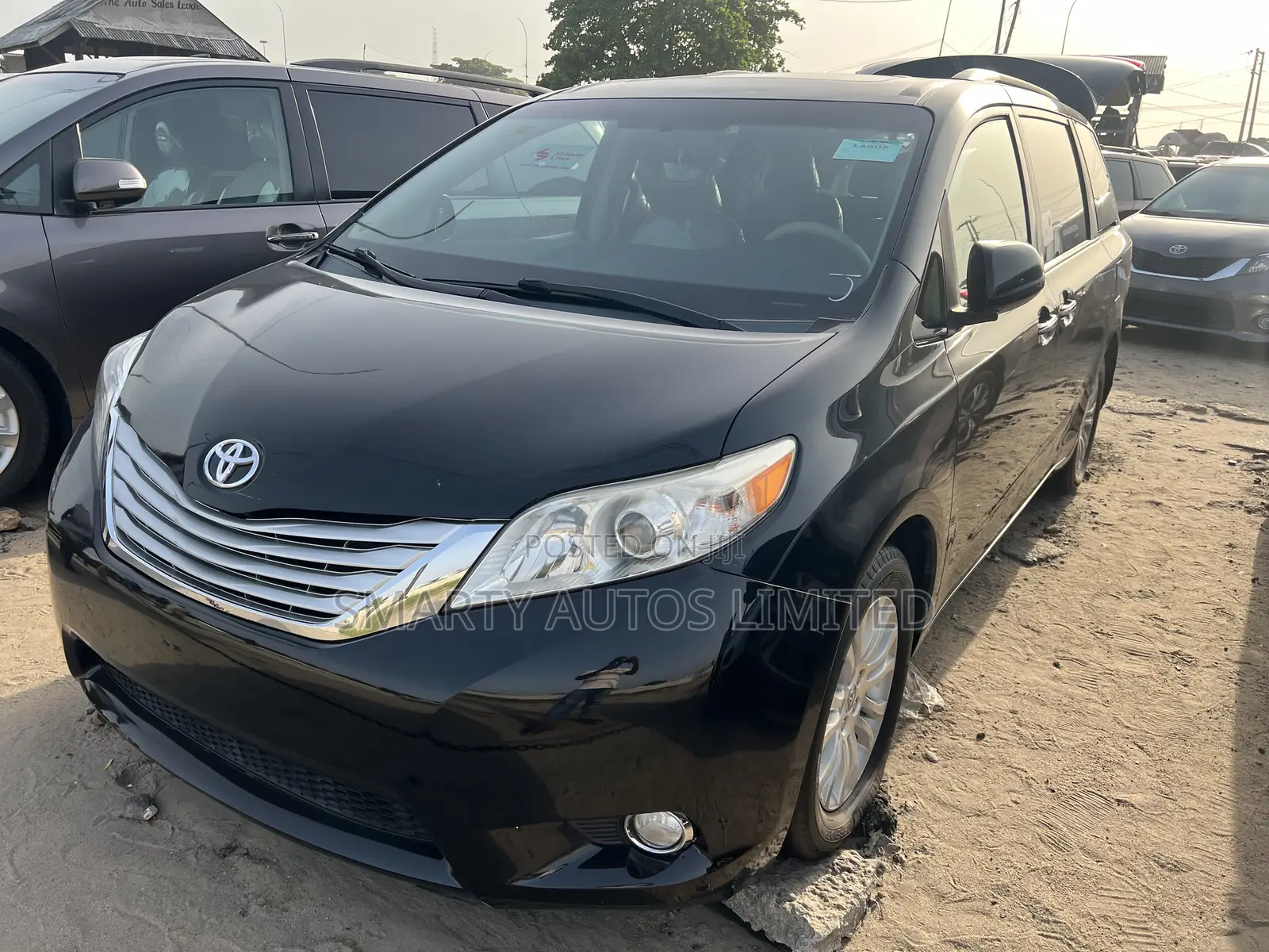 Toyota Sienna 2014 Black