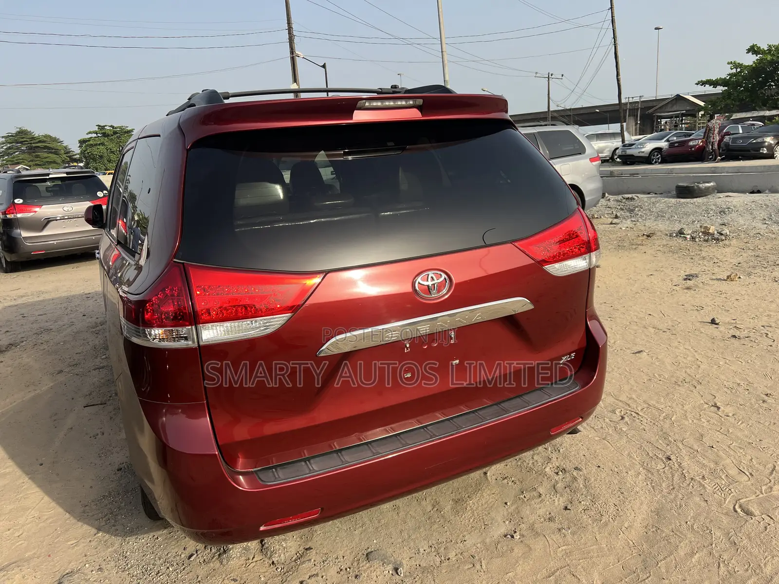 Toyota Sienna 2015 Red