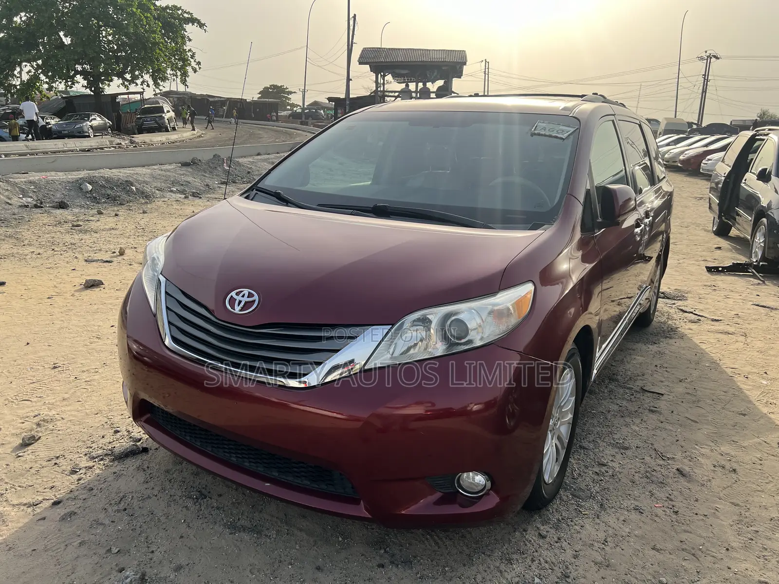 Toyota Sienna 2015 Red