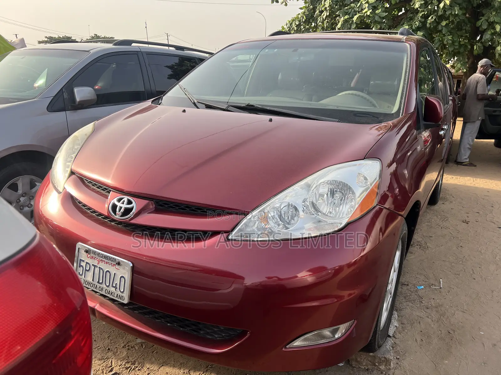 Toyota Sienna 2006 Red