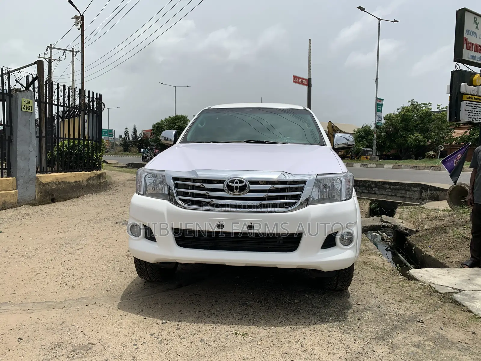 Toyota Hilux SR 4x4 2015 White