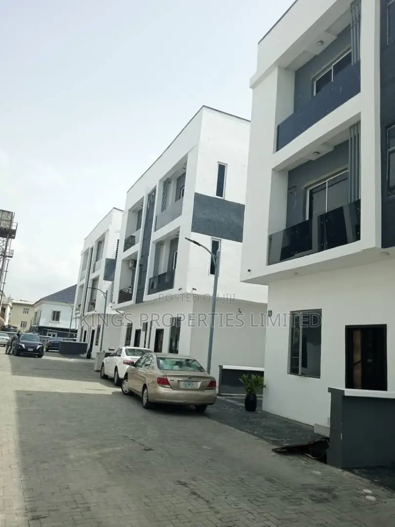 1bdrm Block of Flats in Lekki 1 for rent