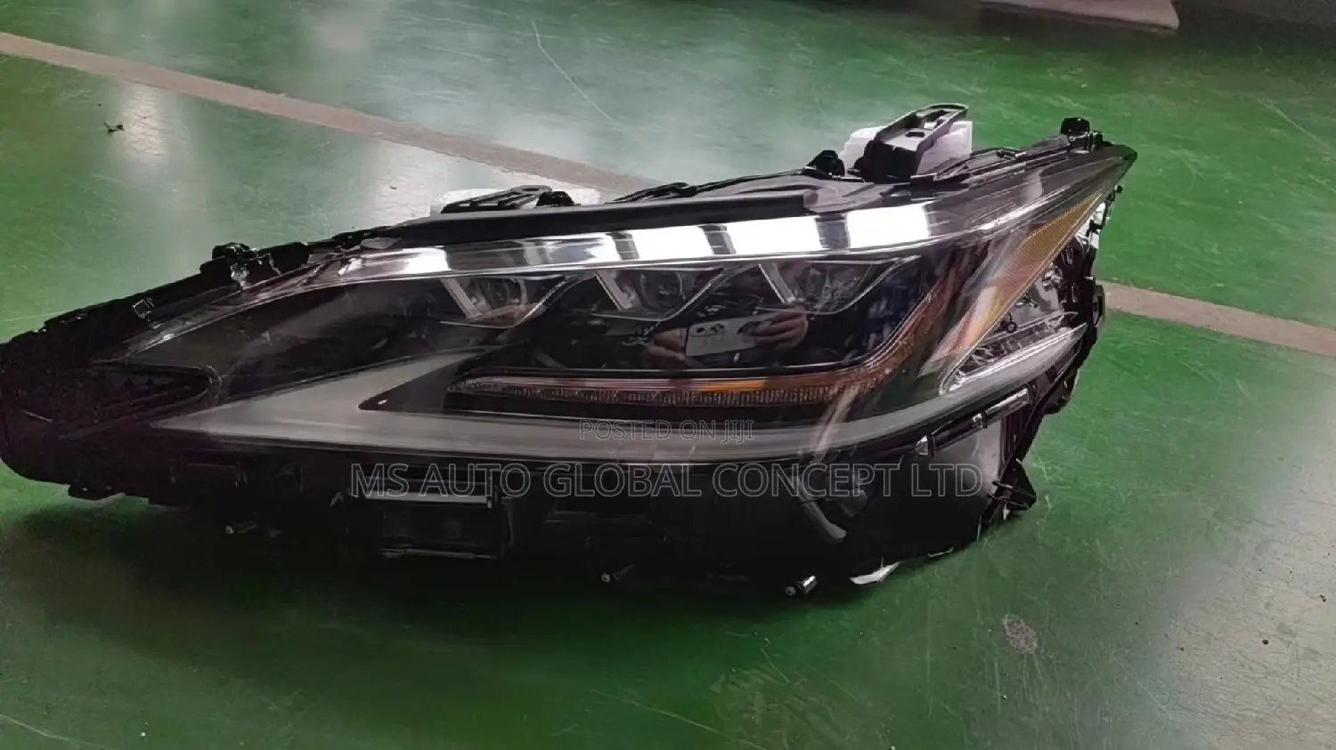 Lexus ES350 2019/2020 Headlights