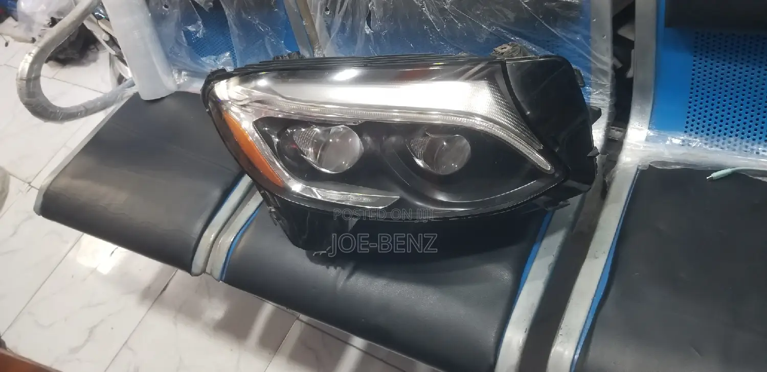 GLC300 2018 Complete Double Charger Headlight With Chargers