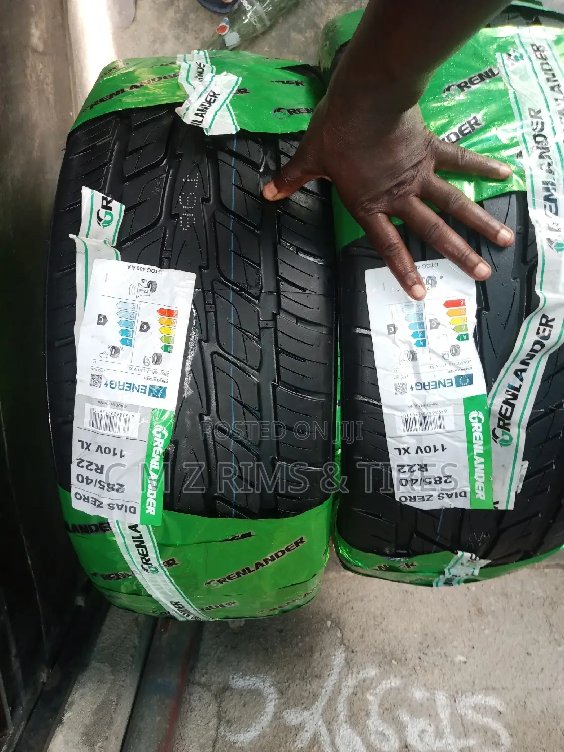 285/40r22 Tires