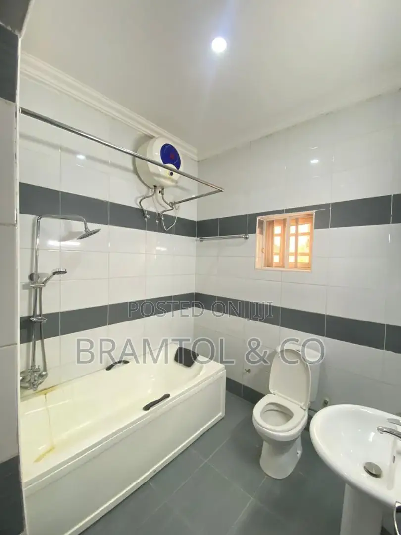 4bdrm Townhouse / Terrace in Life Camp for rent