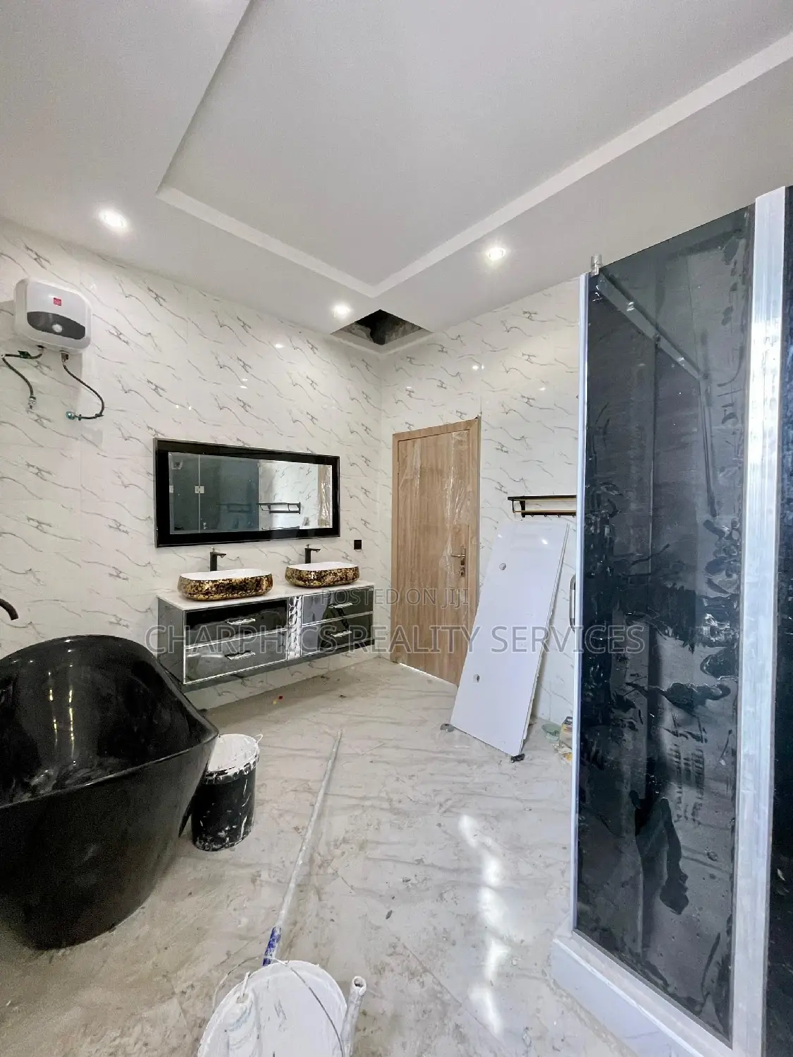 5bdrm Duplex in Ikota for sale