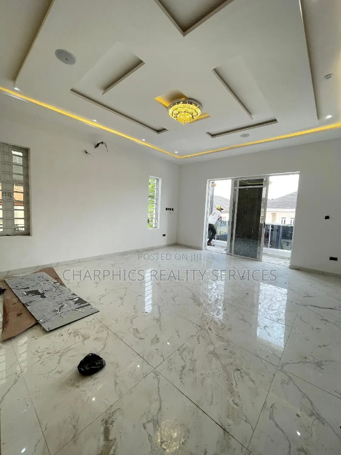 5bdrm Duplex in Ikota for sale