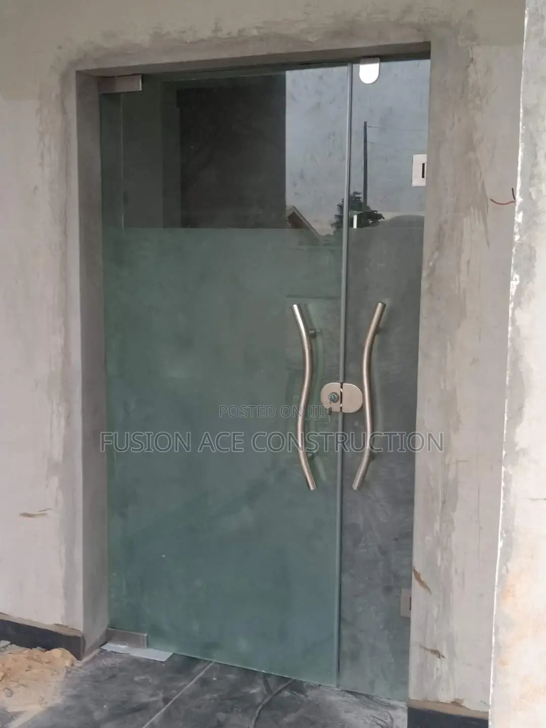 Frameless Door / Glass Door / Toughened Glass / Frozen