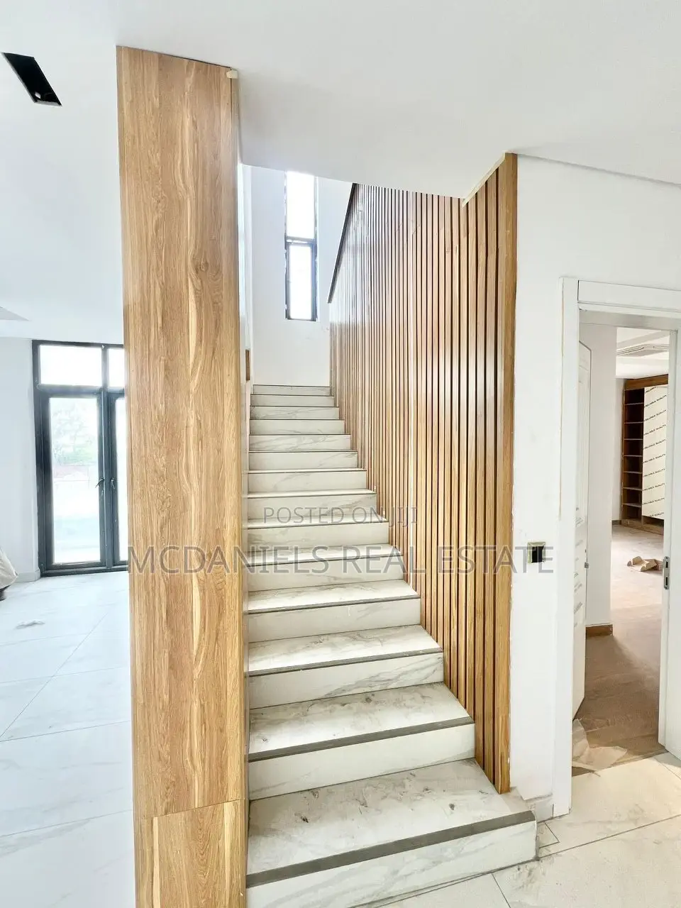 4bdrm Maisonette in Banana Island for sale