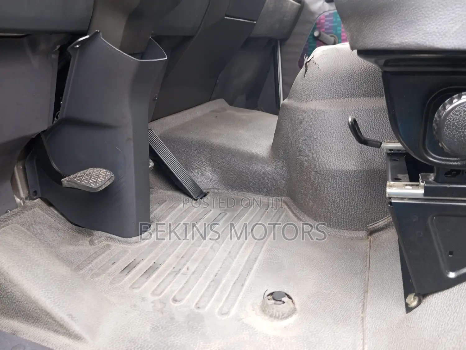 Foreign Used Mercedes-Benz Cover Body Truck