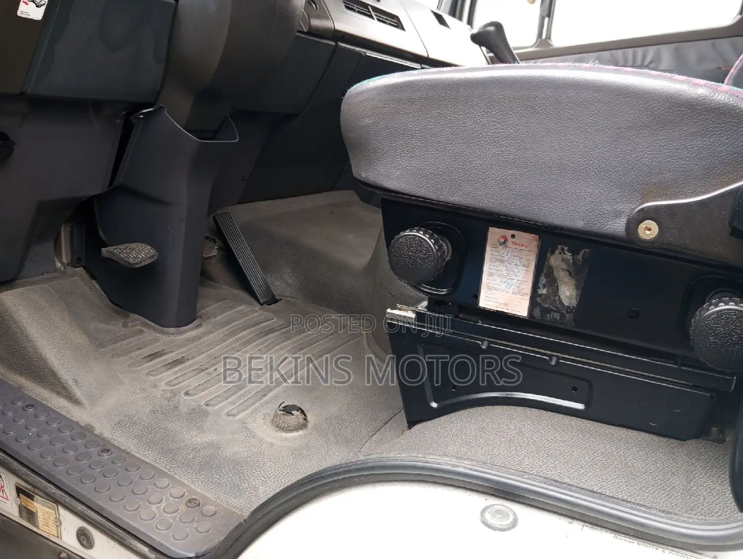 Foreign Used Mercedes-Benz Cover Body Truck