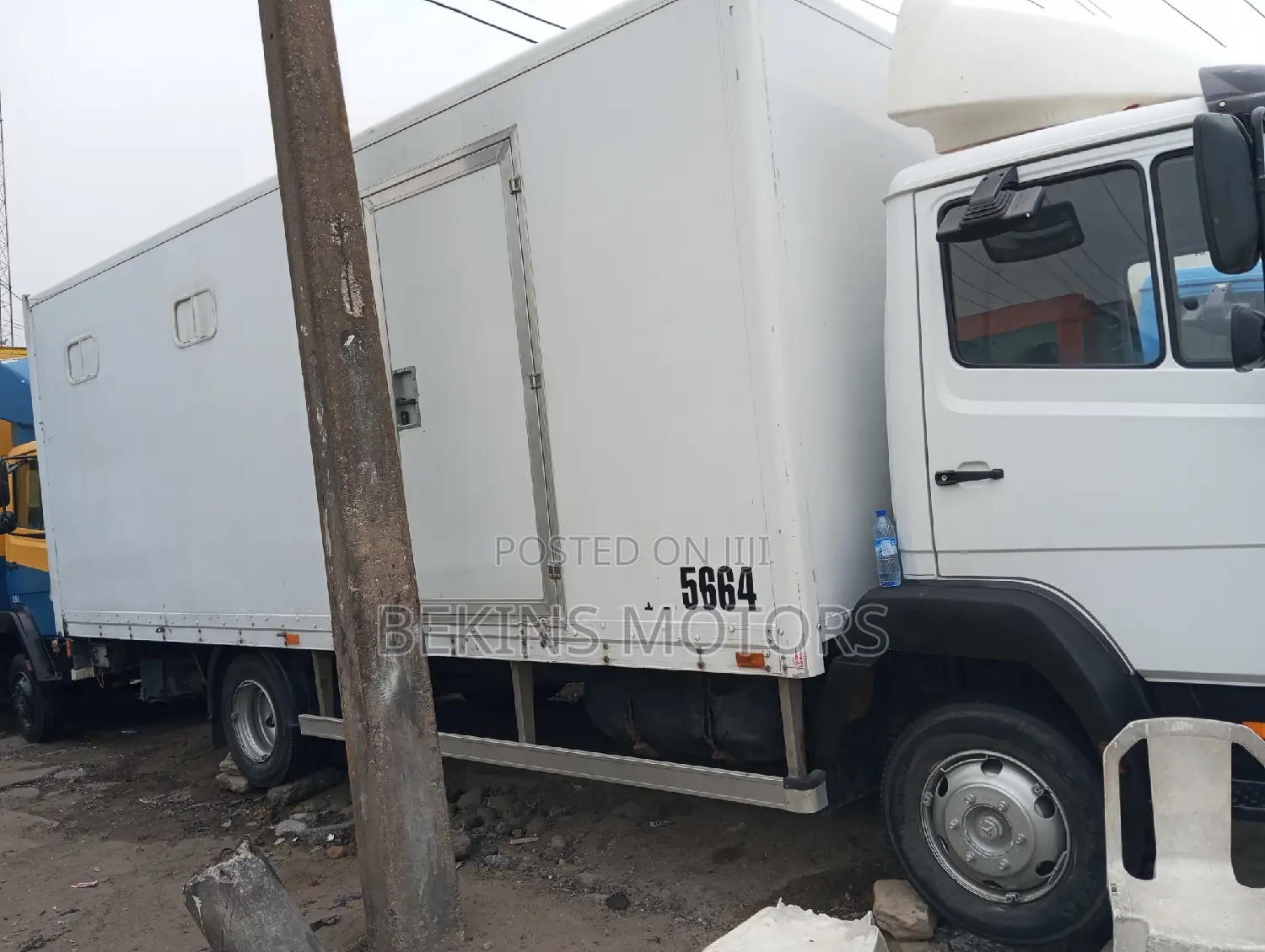 Foreign Used Mercedes-Benz Cover Body Truck