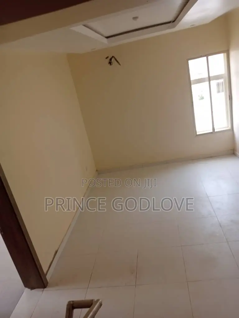 3bdrm Block of Flats in Trans Engineering, Dawaki for rent