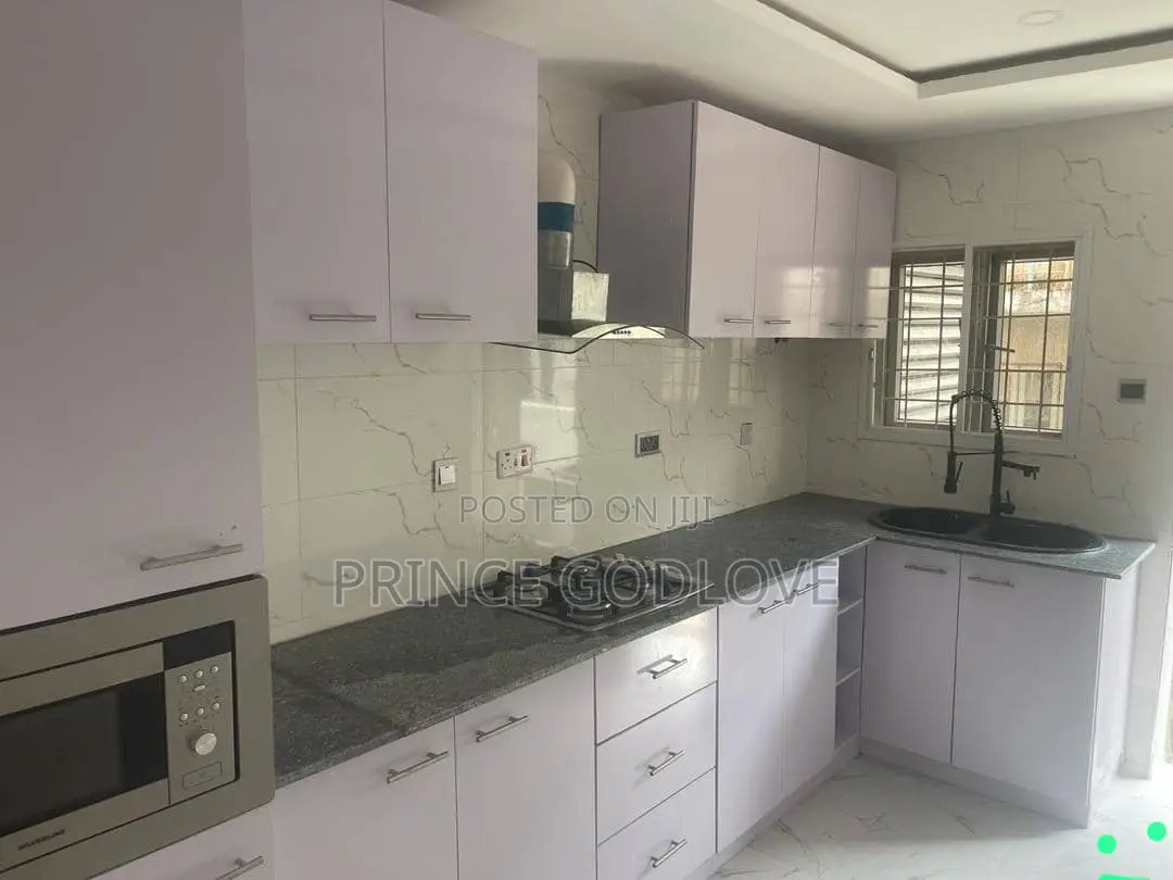 3bdrm Block of Flats in Trans Engineering, Dawaki for rent