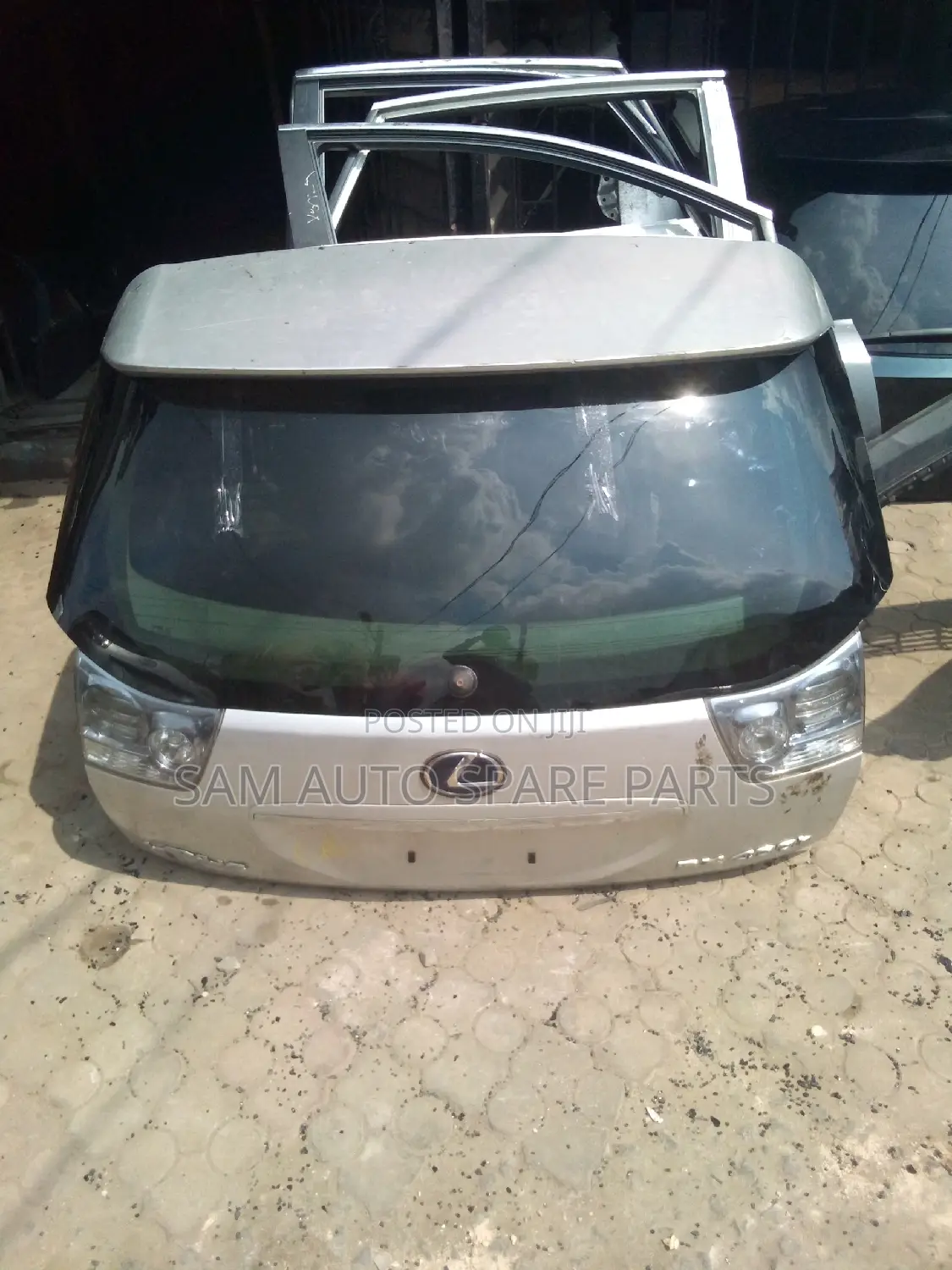 Lexus Rx 330 Complete Boot 08