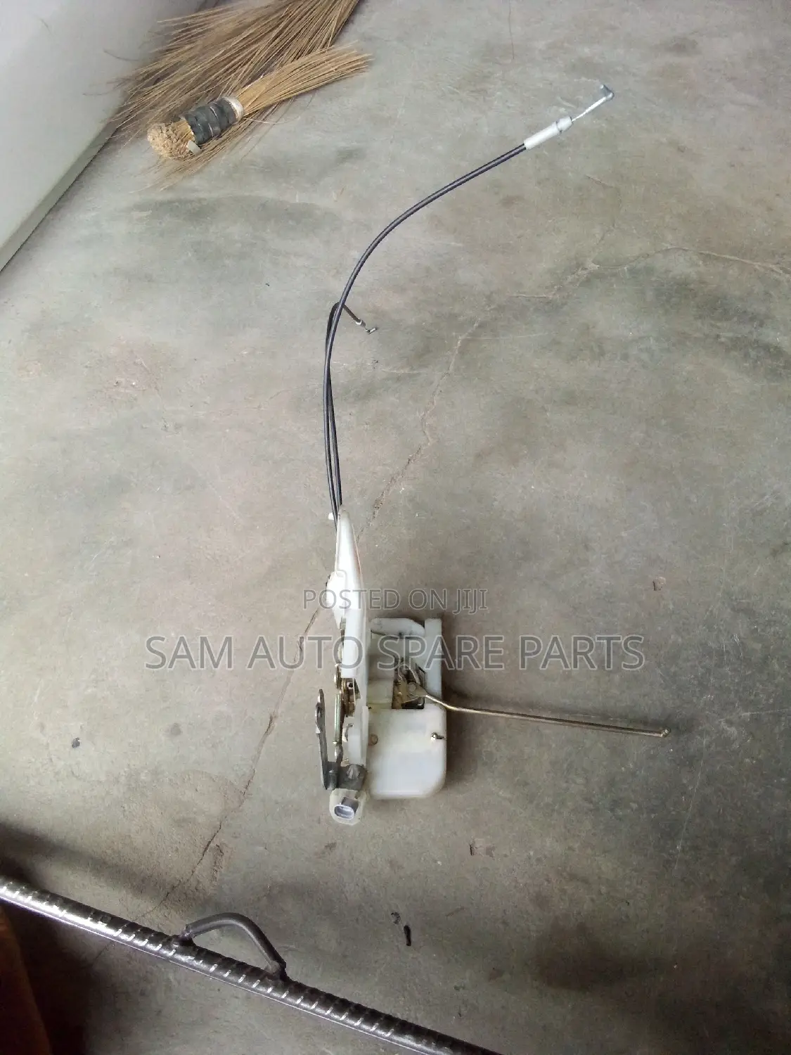 Lexus RX 300 Door Catcher Front Left