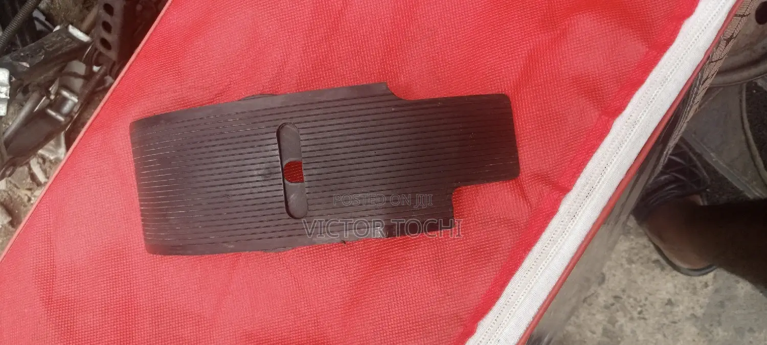 Is250 Hand Gear Control Case Inner Cover