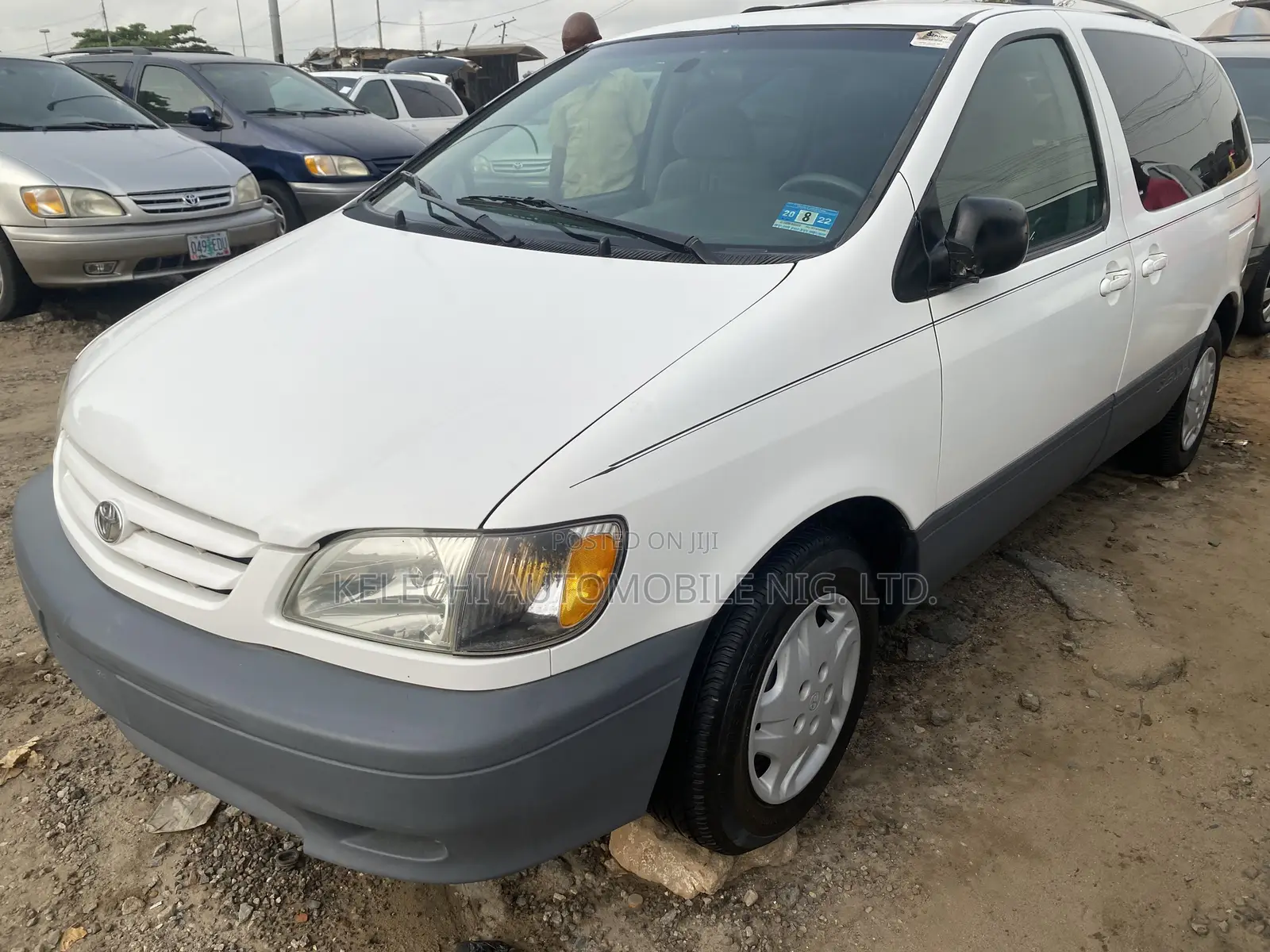 Toyota Sienna LE 2003 White
