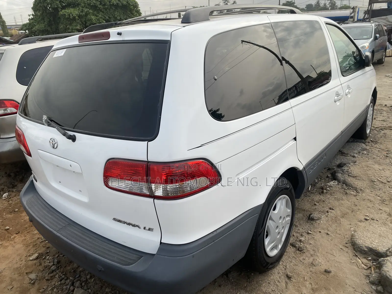 Toyota Sienna LE 2003 White