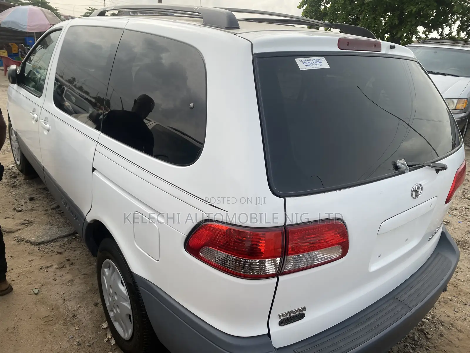 Toyota Sienna LE 2003 White
