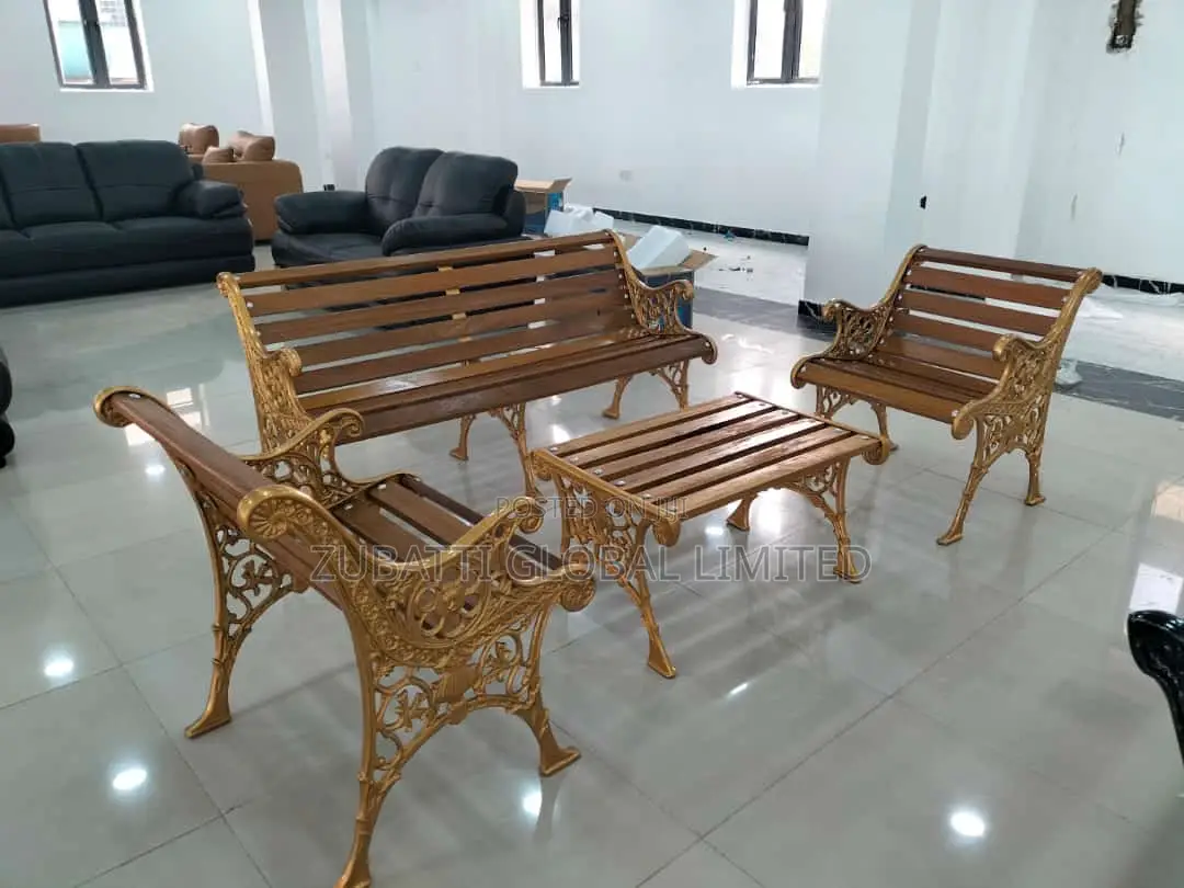 Estate Road Side Outdoor Garden Bench