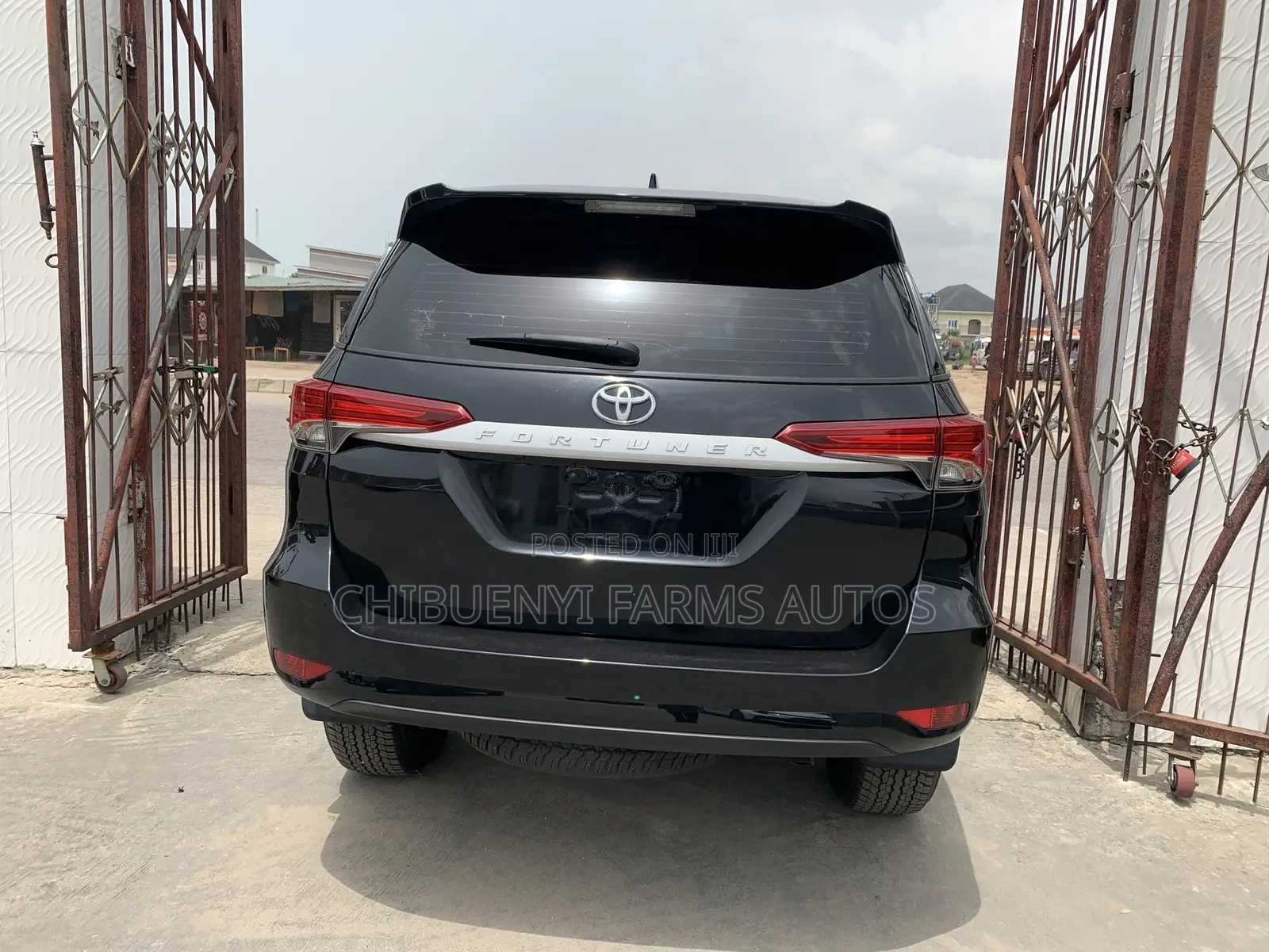 New Toyota Fortuner 4.0 AWD 2023 Black