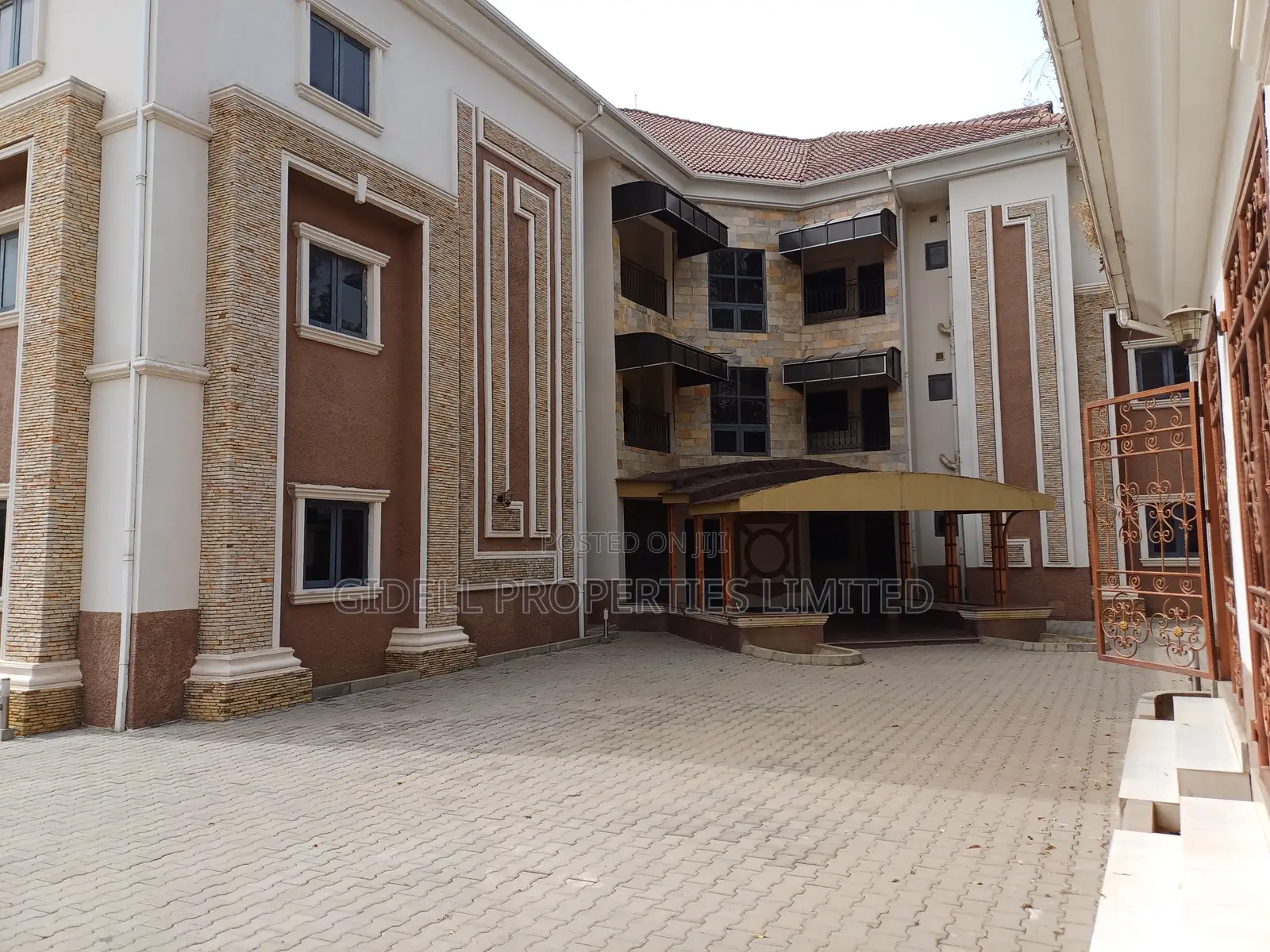 3bdrm Block of Flats in Guzape District for rent