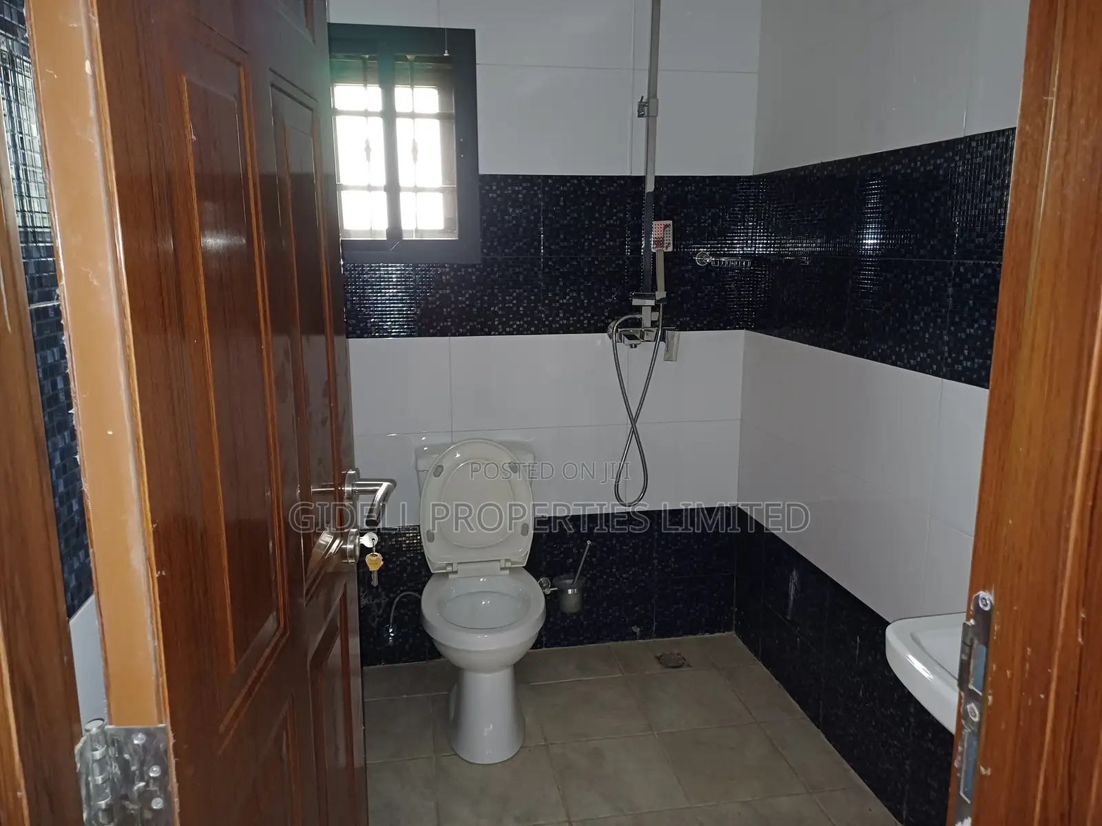 3bdrm Block of Flats in Guzape District for rent