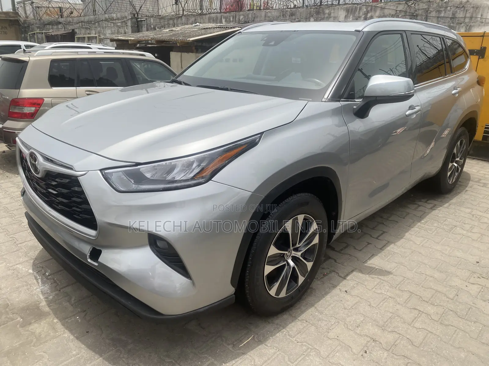 Toyota Highlander XLE 2021 Gray