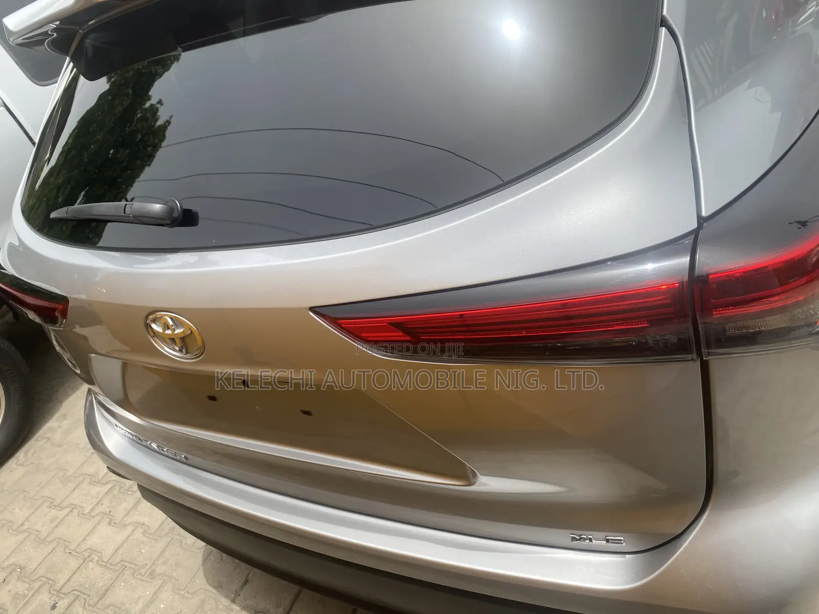 Toyota Highlander XLE 2021 Gray