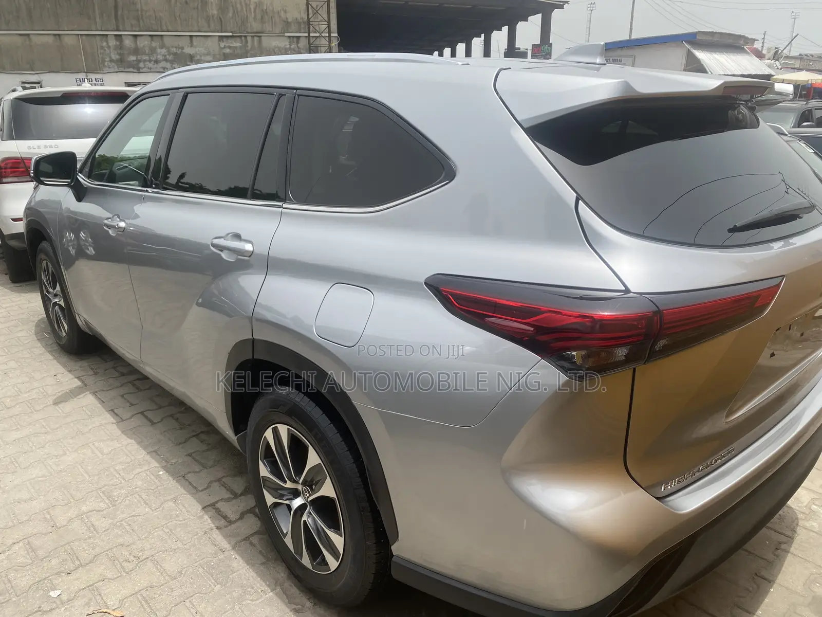 Toyota Highlander XLE 2021 Gray