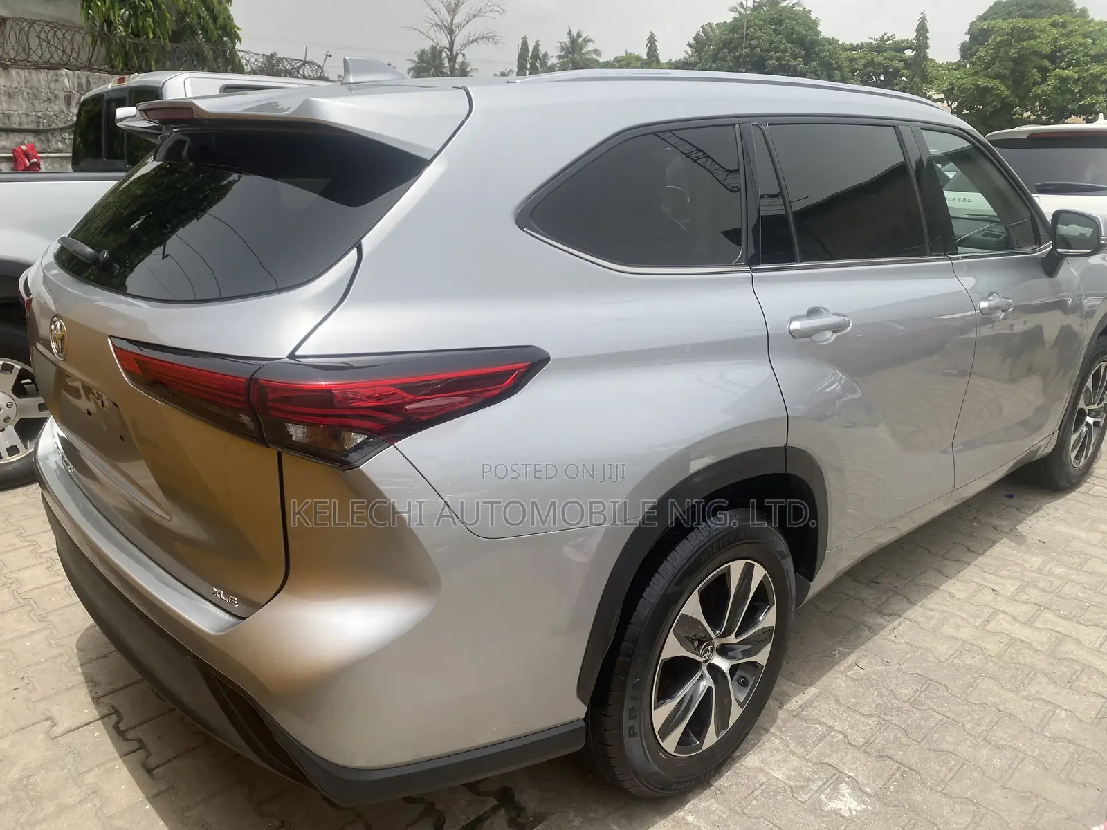 Toyota Highlander XLE 2021 Gray