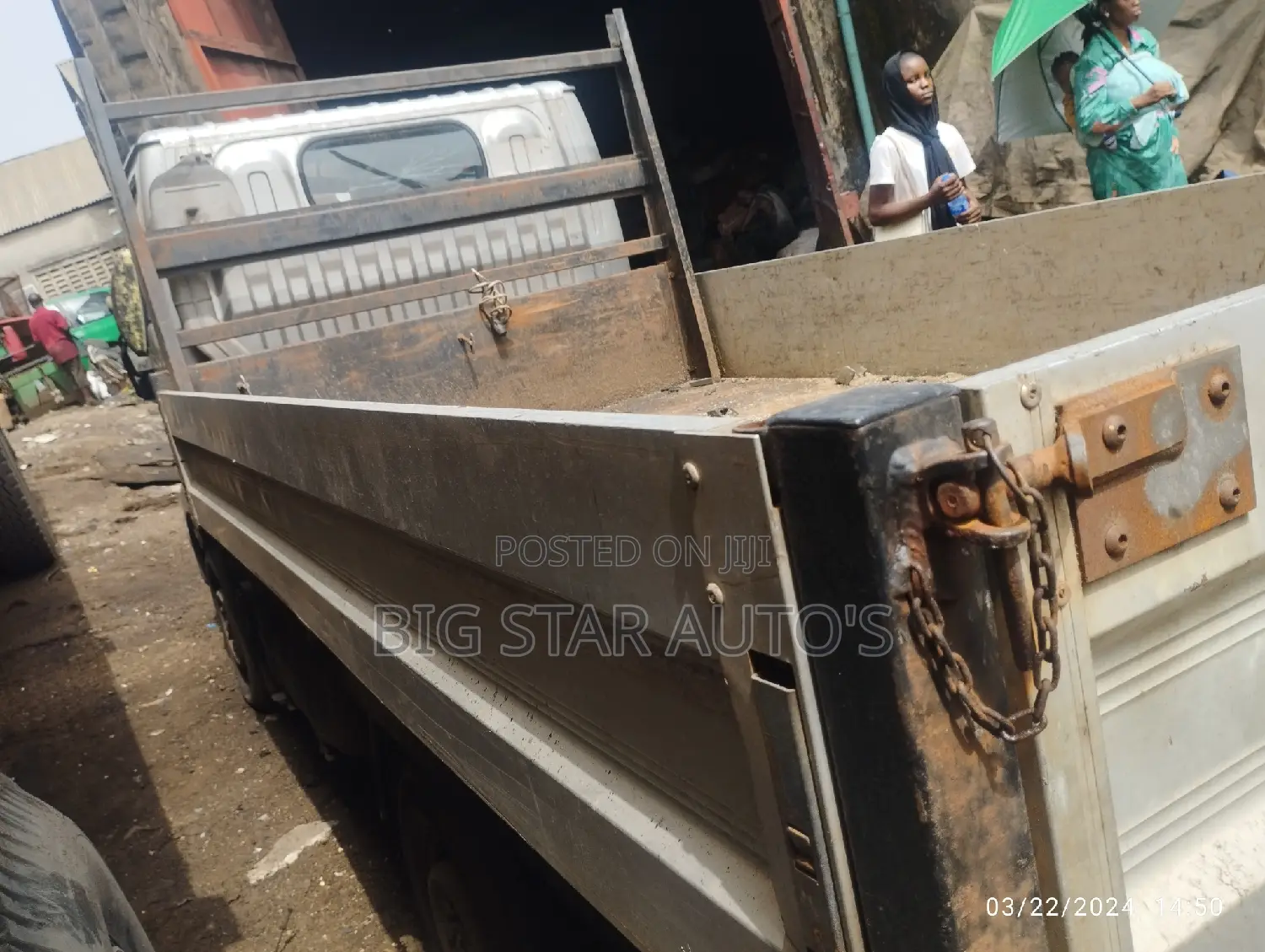Tokunbo Nissan Cabstar Right Hand Drive Tipping Truck