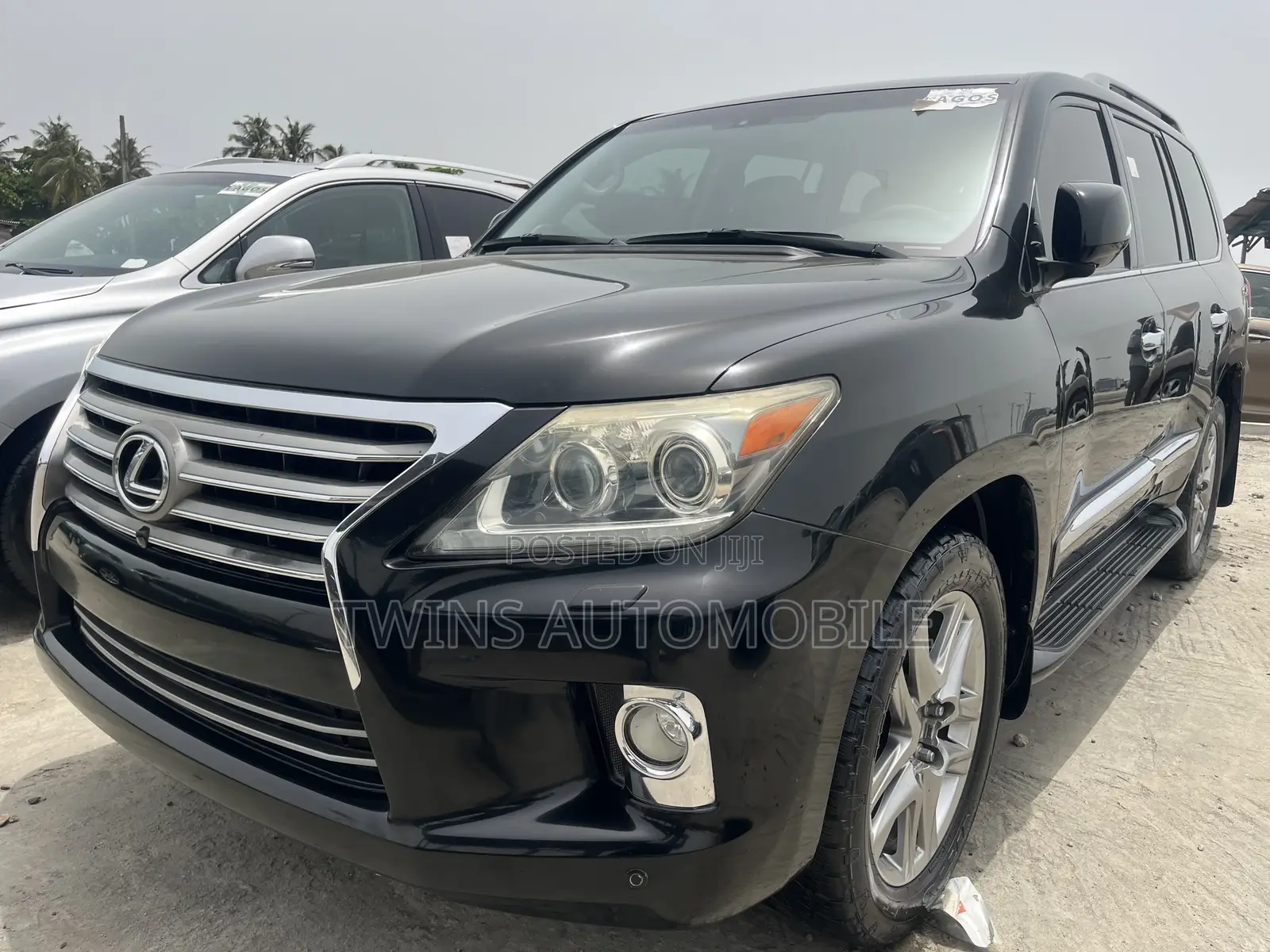 Lexus LX 570 AWD 2013 Black