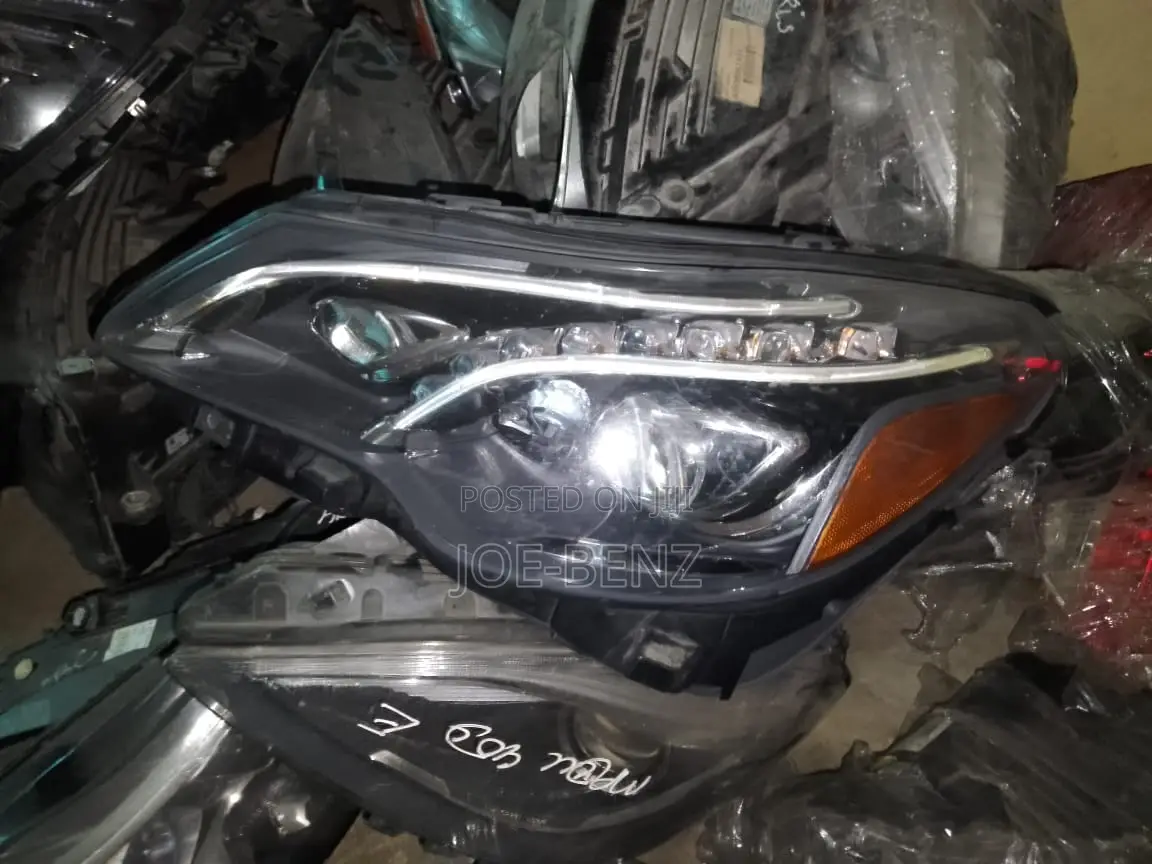 E350 Coupe Left Side Headlight 207