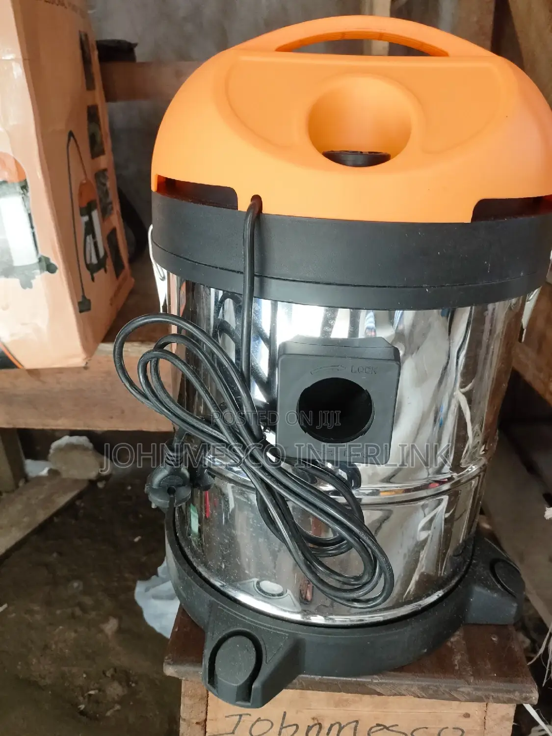 Wet and Dry Vacuum Cleaner